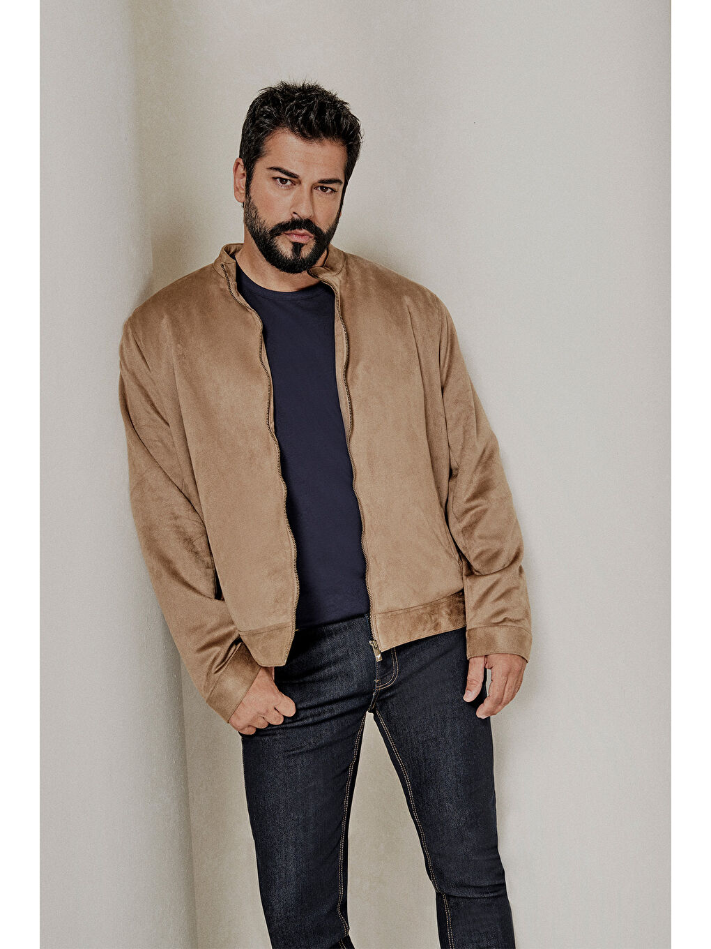 Erkek Bej Standart Fit Normal Kesim Dik Yaka Yağlı Görünümlü Mont