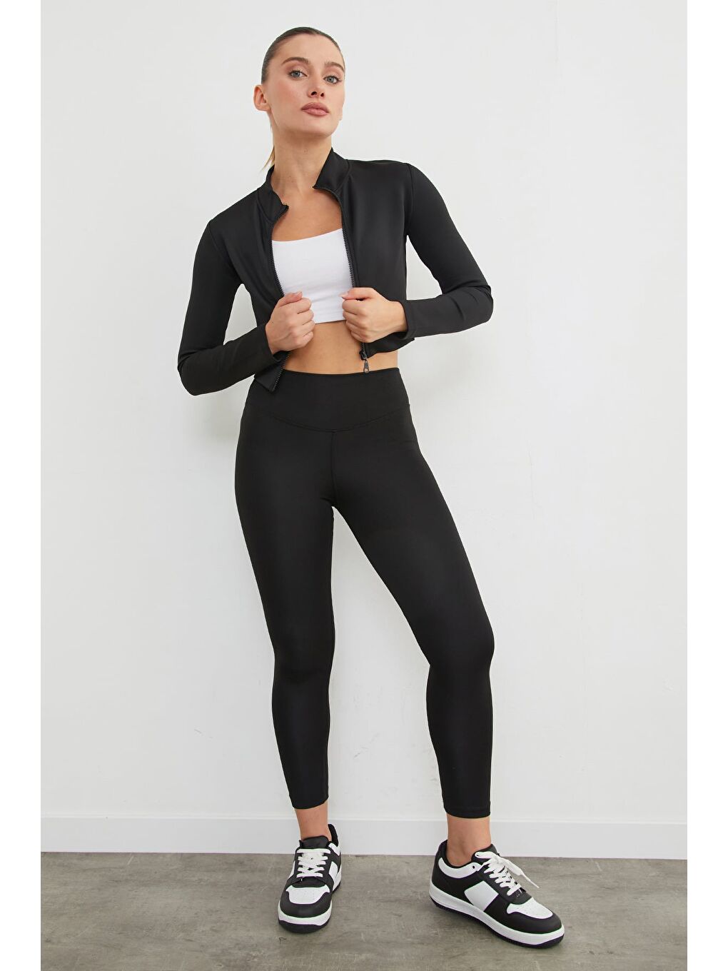 Siyah Dik Yaka Fermuarlı Dalgıç Kumaş Spor Ceket-3