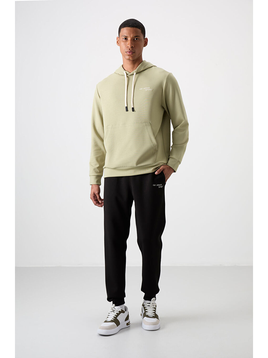 Siyah Pamuklu Kalın Yumuşak Dokulu Comfort Fit Nakışlı Erkek Eşofman Takım - 85255