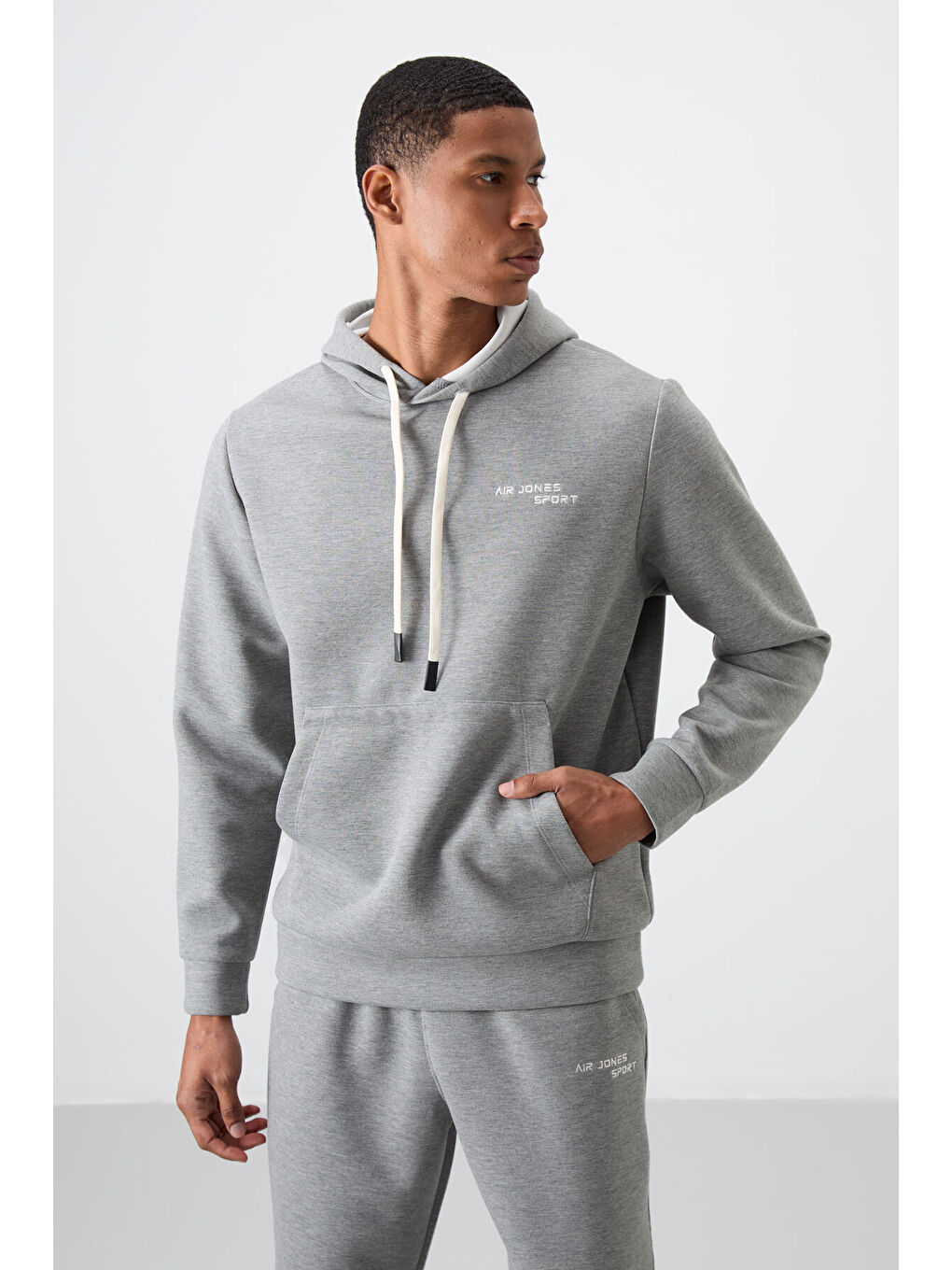 Gri Pamuklu Kalın Yumuşak Dokulu Comfort Fit Nakışlı Erkek Eşofman Takım - 85255-1