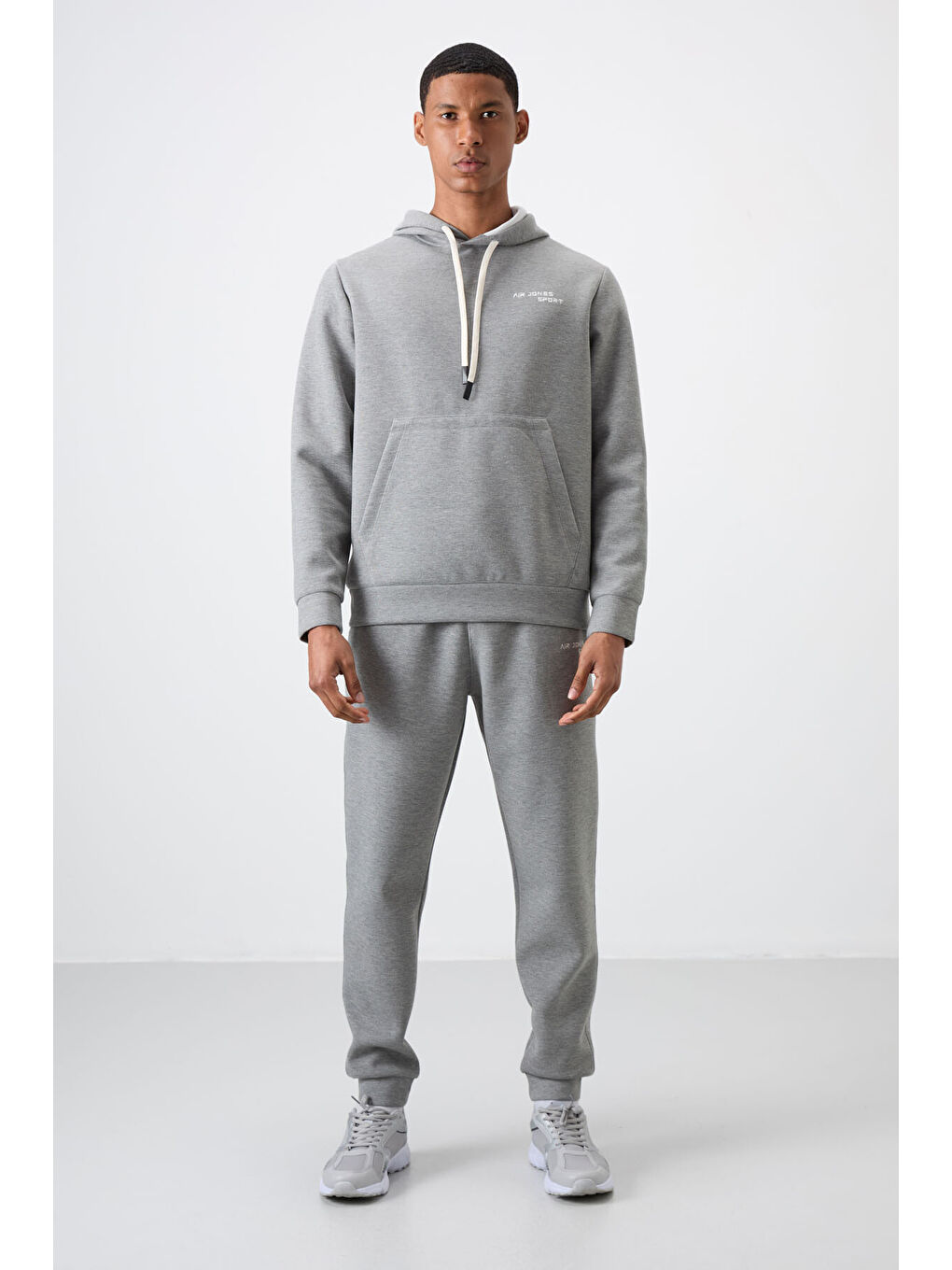 Gri Pamuklu Kalın Yumuşak Dokulu Comfort Fit Nakışlı Erkek Eşofman Takım - 85255-4