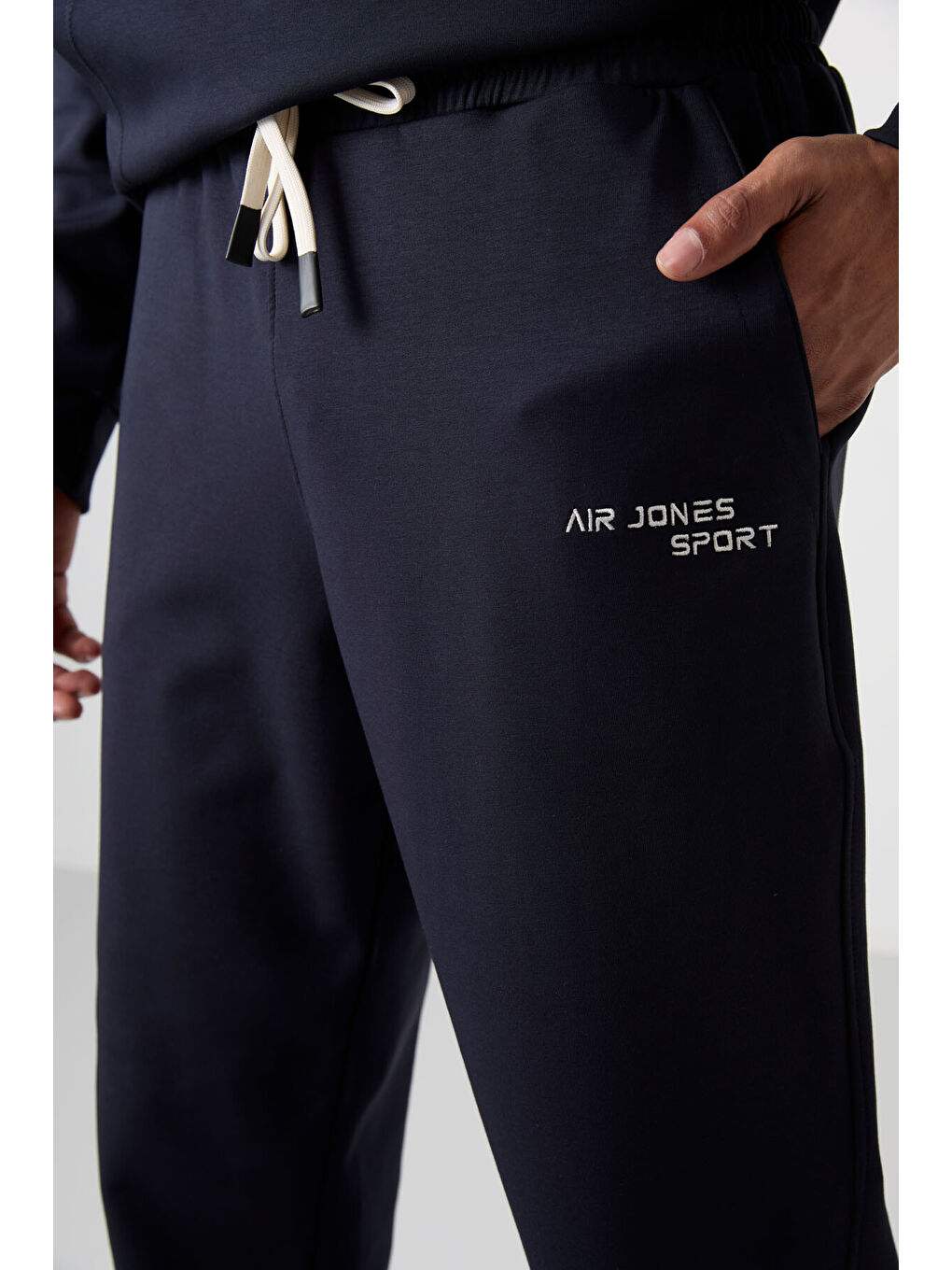 Lacivert Pamuklu Kalın Yumuşak Dokulu Comfort Fit Nakışlı Erkek Eşofman Takım - 85255-4