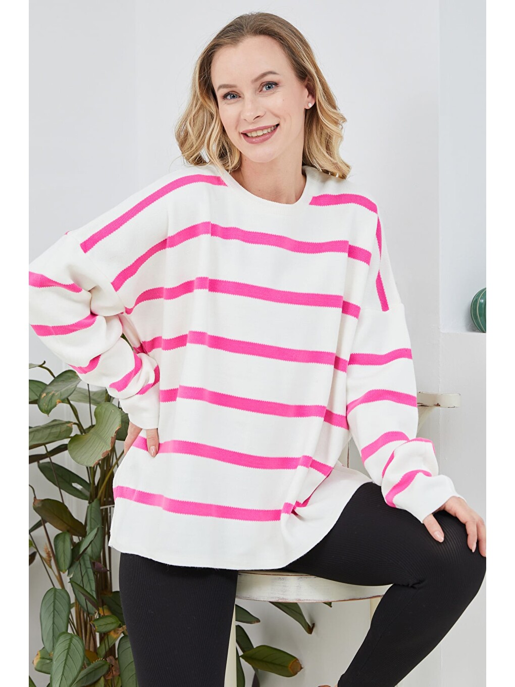 Pembe Çizgili Bisiklet Yaka Oversize Triko Kazak