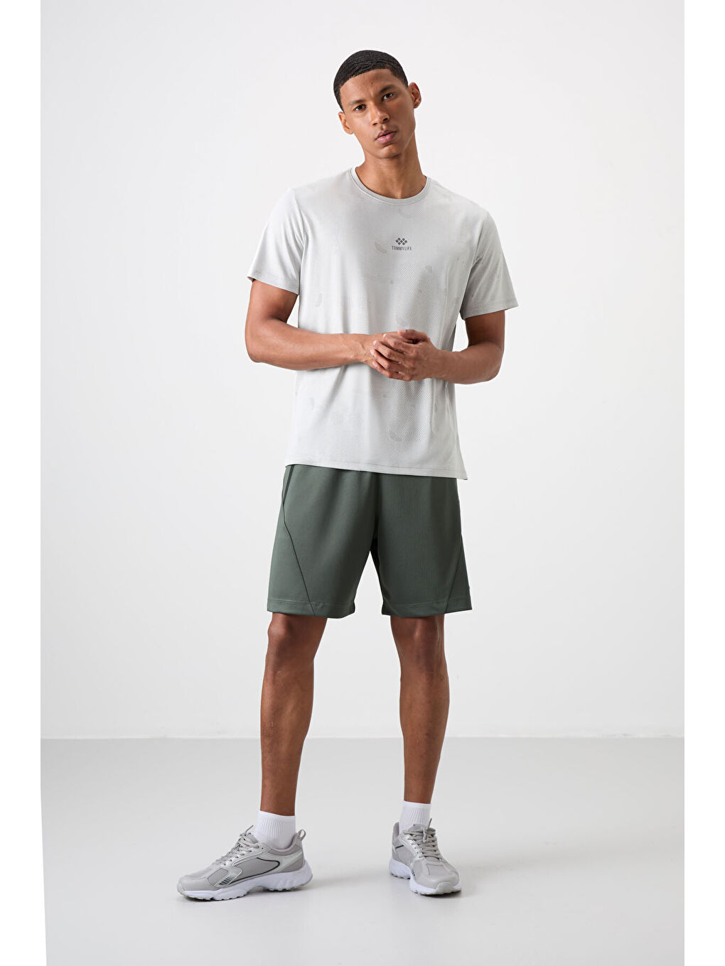 Bej Taş Polyester Nefes Alan Jakarlı İnce Esnek Standart Fit Erkek Performans Tişört - 88397-1