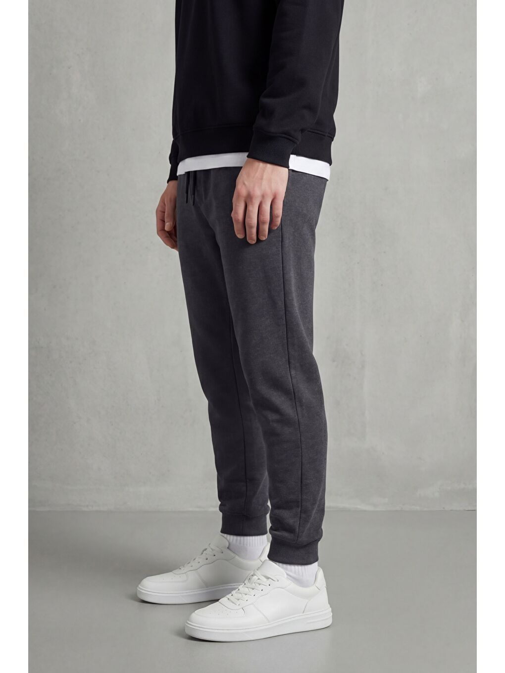 Antrasit Arka Cep Etiket Detaylı Paça Lastikli Regular Fit Erkek Büyük Beden Jogger Eşofman Altı-1