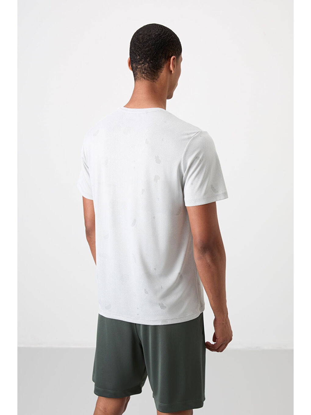 Bej Taş Polyester Nefes Alan Jakarlı İnce Esnek Standart Fit Erkek Performans Tişört - 88397-4