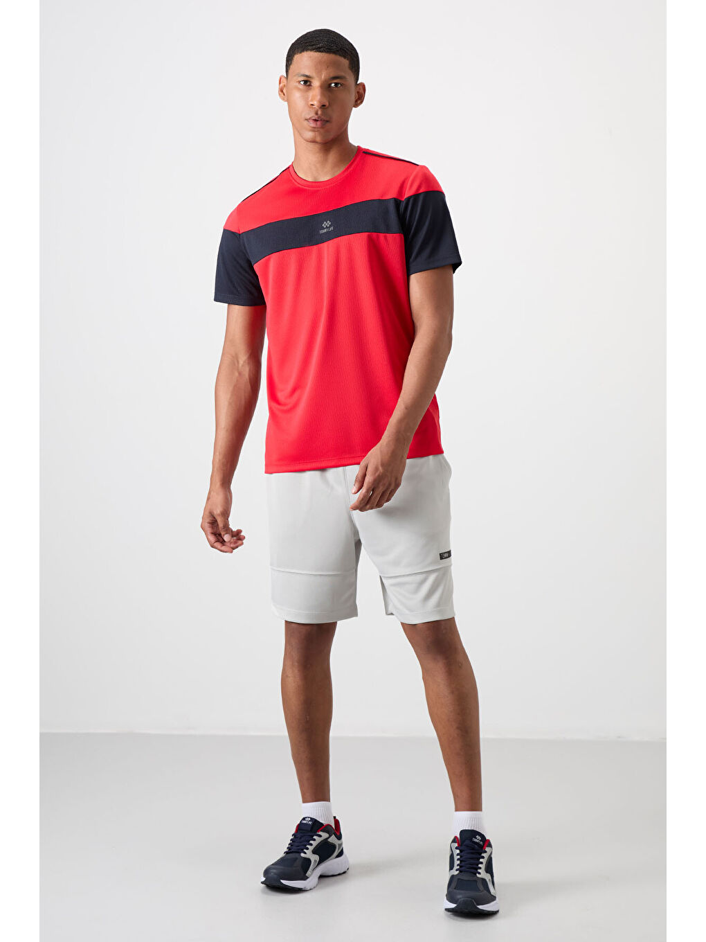 Kırmızı Polyester Nefes Alan Dokulu İnce Esnek Standart Fit Erkek Performans Tişört - 88396-1