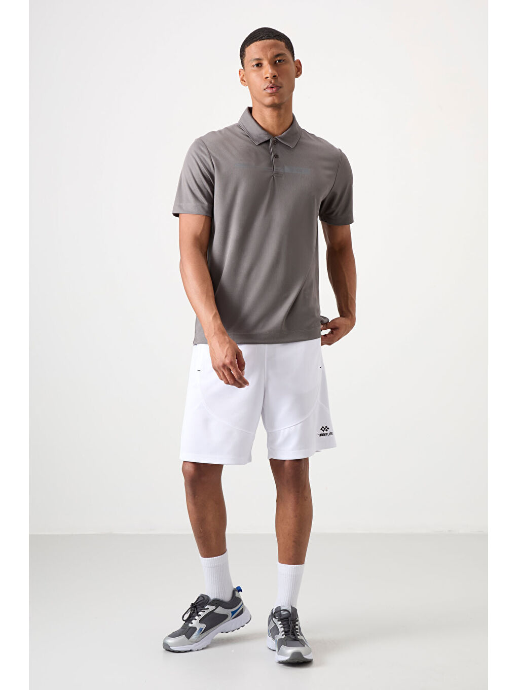 Koyu Gri Polyester Nefes Alan Dokulu İnce Esnek Standart Fit Polo Yaka Erkek Performans Tişört - 8-1