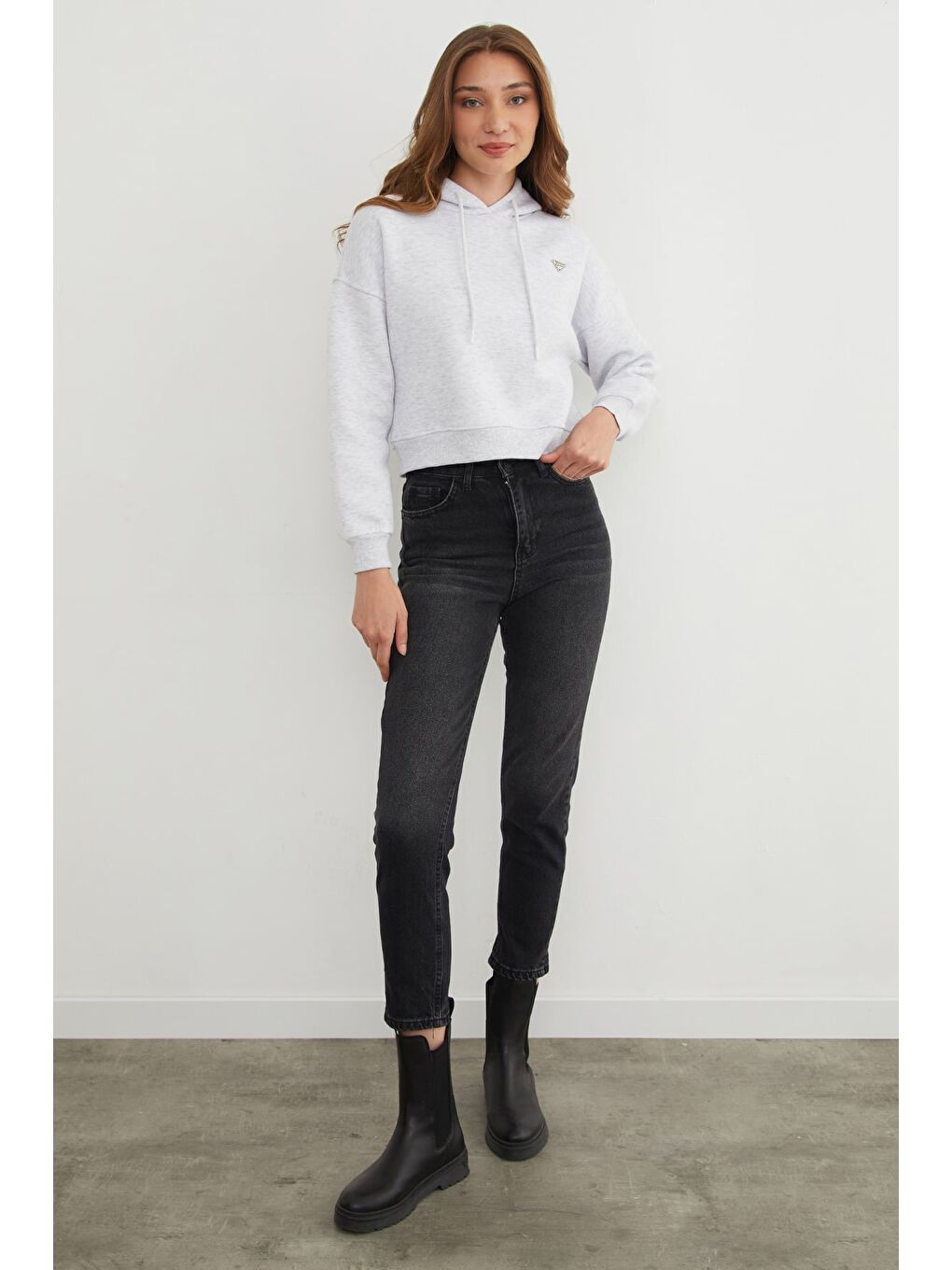 Gri 3 İplik Üçgen Metal Armalı Kapüşonlu Sweatshirt-1