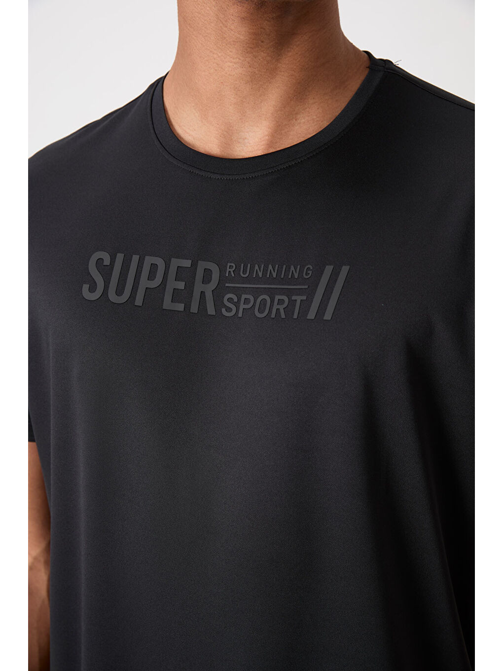 Siyah Polyester Nefes Alan Dokulu İnce Esnek Standart Fit Erkek Performans Tişört - 88385-1