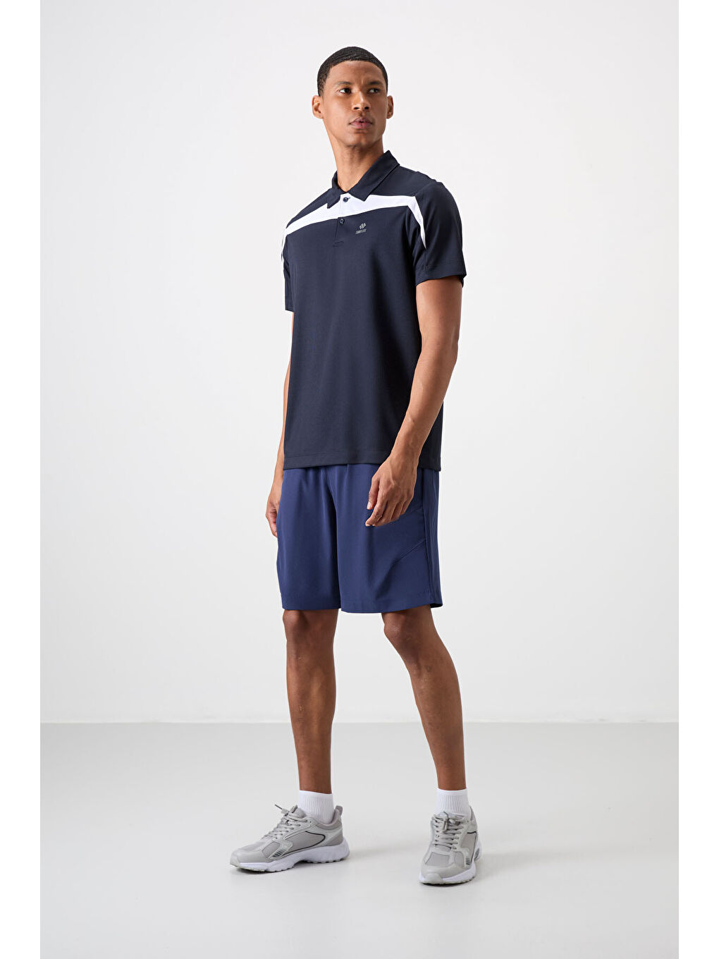 Lacivert Polyester Nefes Alan Dokulu İnce Esnek Standart Fit Polo Yaka Erkek Performans Tişört - 8-1