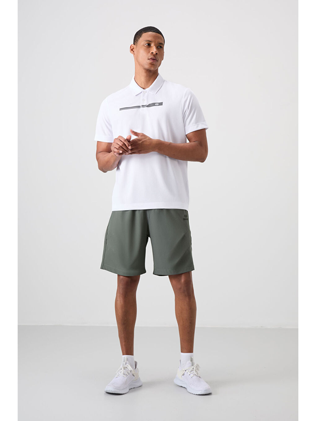 Beyaz Polyester Nefes Alan Dokulu İnce Esnek Standart Fit Polo Yaka Erkek Performans Tişört - 88393-1