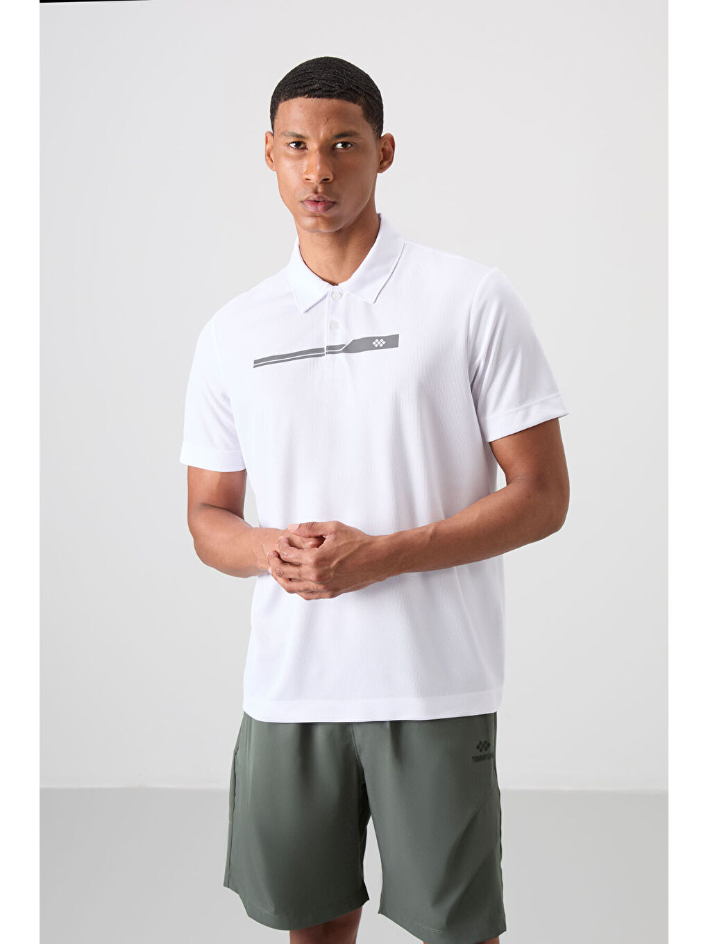 Beyaz Polyester Nefes Alan Dokulu İnce Esnek Standart Fit Polo Yaka Erkek Performans Tişört - 88393-3