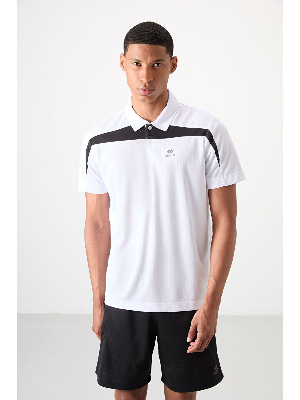Beyaz Polyester Nefes Alan Dokulu İnce Esnek Standart Fit Polo Yaka Erkek Performans Tişört - 88392-3