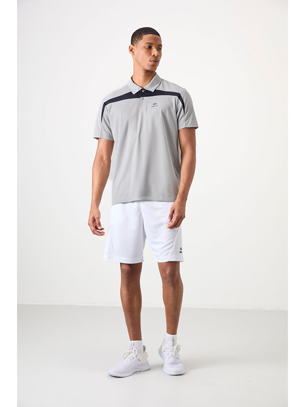 Gri Polyester Nefes Alan Dokulu İnce Esnek Standart Fit Polo Yaka Erkek Performans Tişört - 88392-1