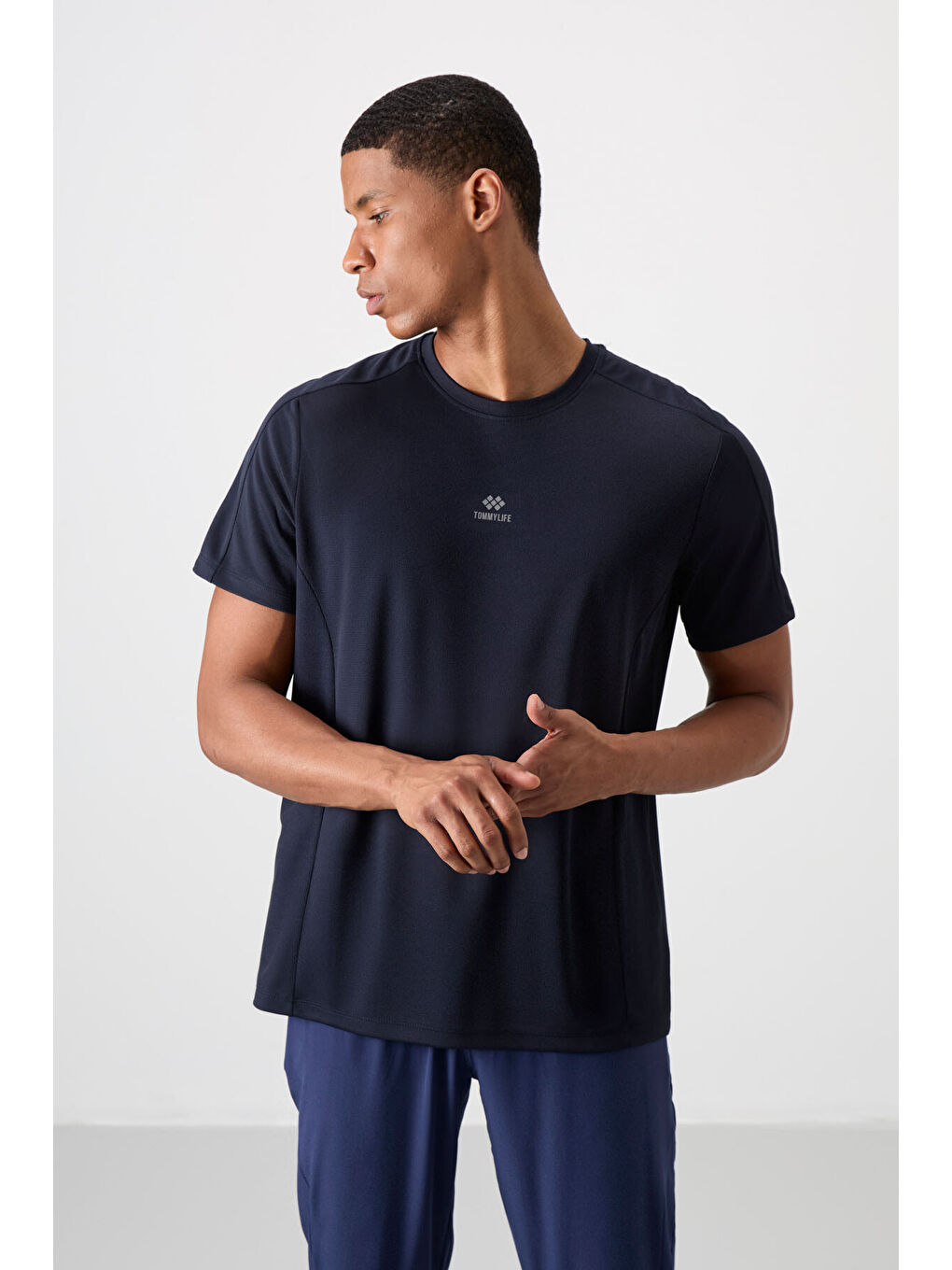 Lacivert Polyester Nefes Alan Dokulu İnce Esnek Standart Fit Erkek Performans Tişört - 88390-3