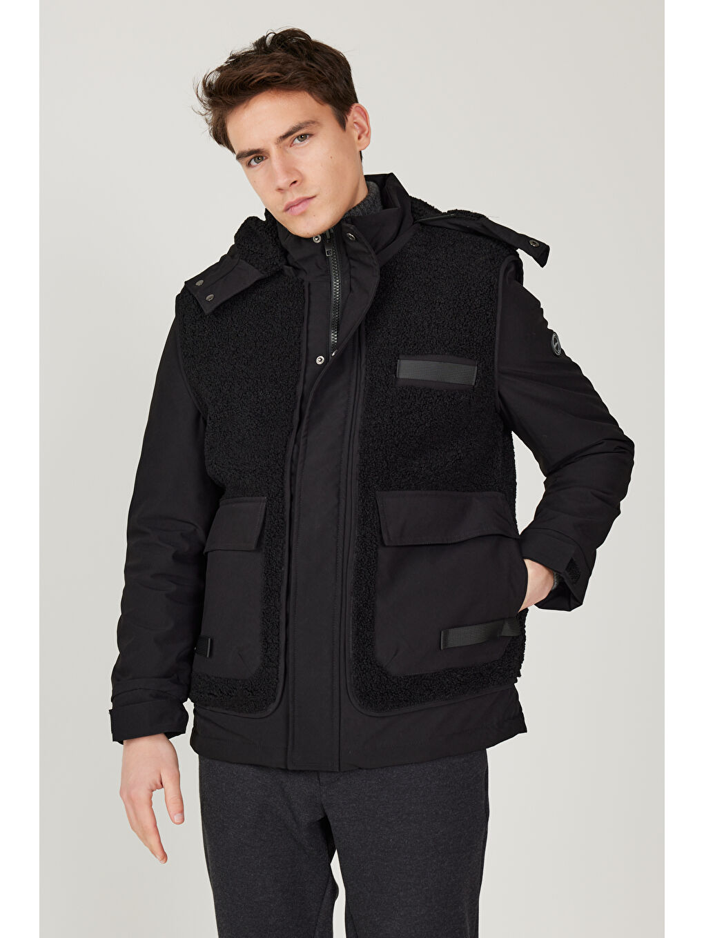 Erkek Siyah Standart Fit Normal Kesim Rüzgar Geçirmez Termometreli Sıcak Tutan Kapüşonlu Mont Kaban-7
