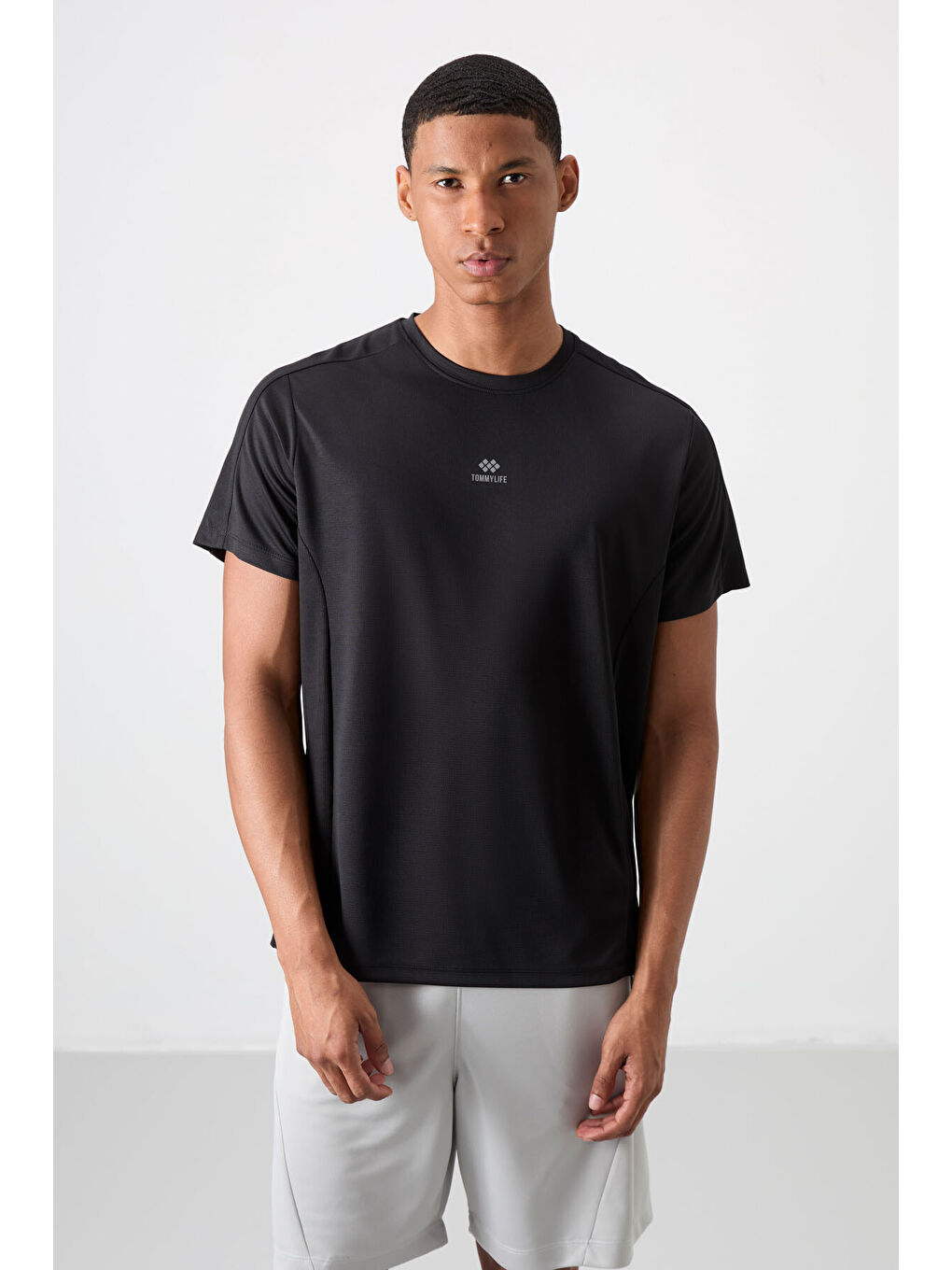 Siyah Polyester Nefes Alan Dokulu İnce Esnek Standart Fit Erkek Performans Tişört - 88390