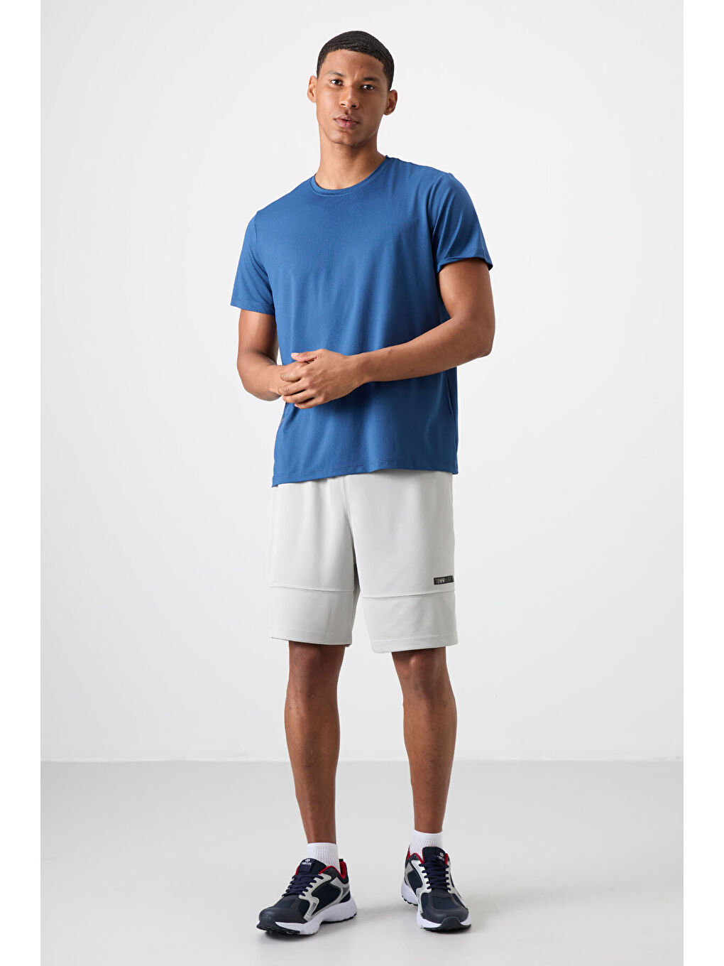 Mavi Parlament Polyester Nefes Alan Dokulu İnce Esnek Standart Fit Erkek Performans Tişört - 88388-1