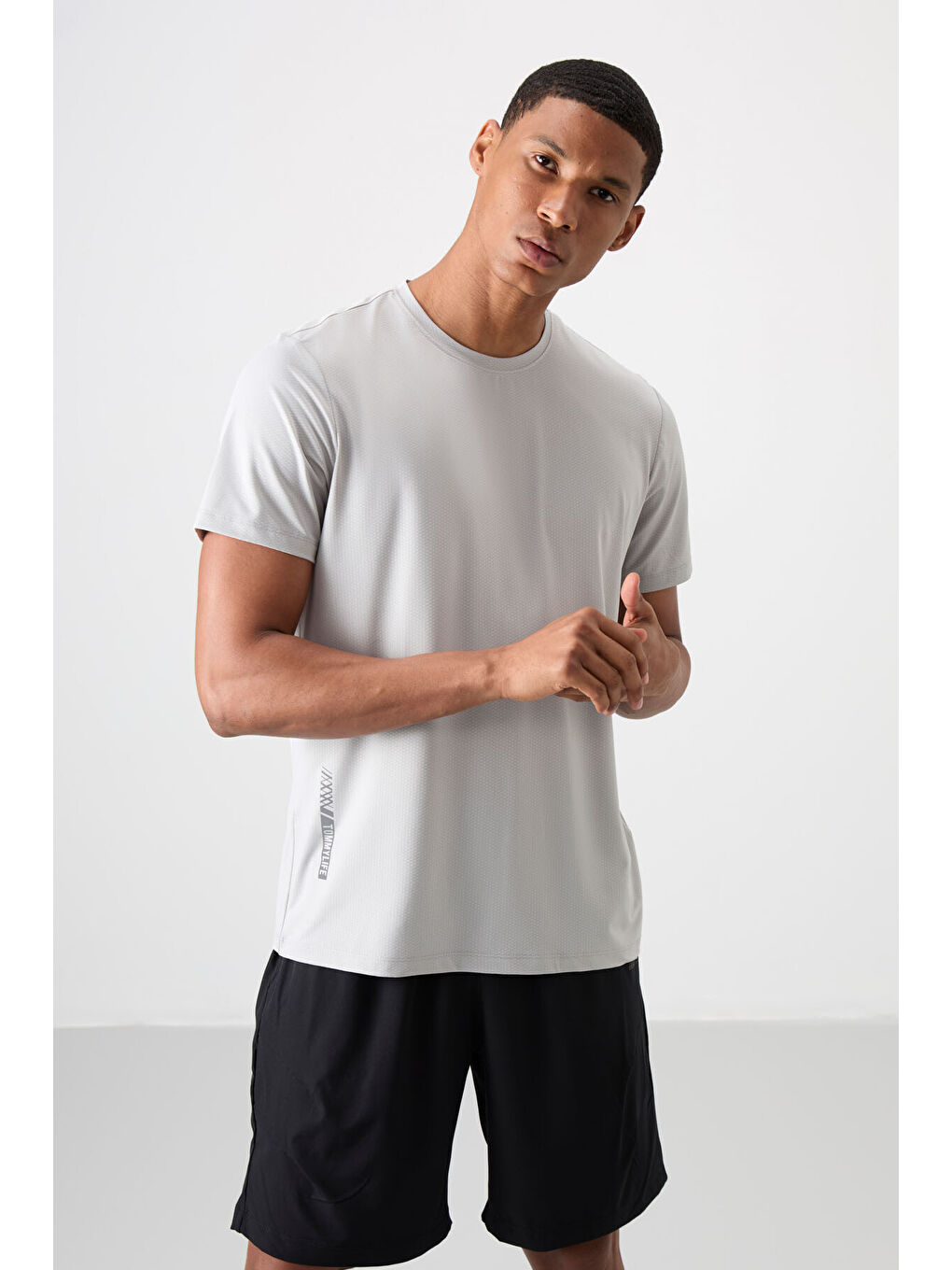 Bej Taş Polyester Nefes Alan Dokulu İnce Esnek Standart Fit Erkek Performans Tişört - 88388