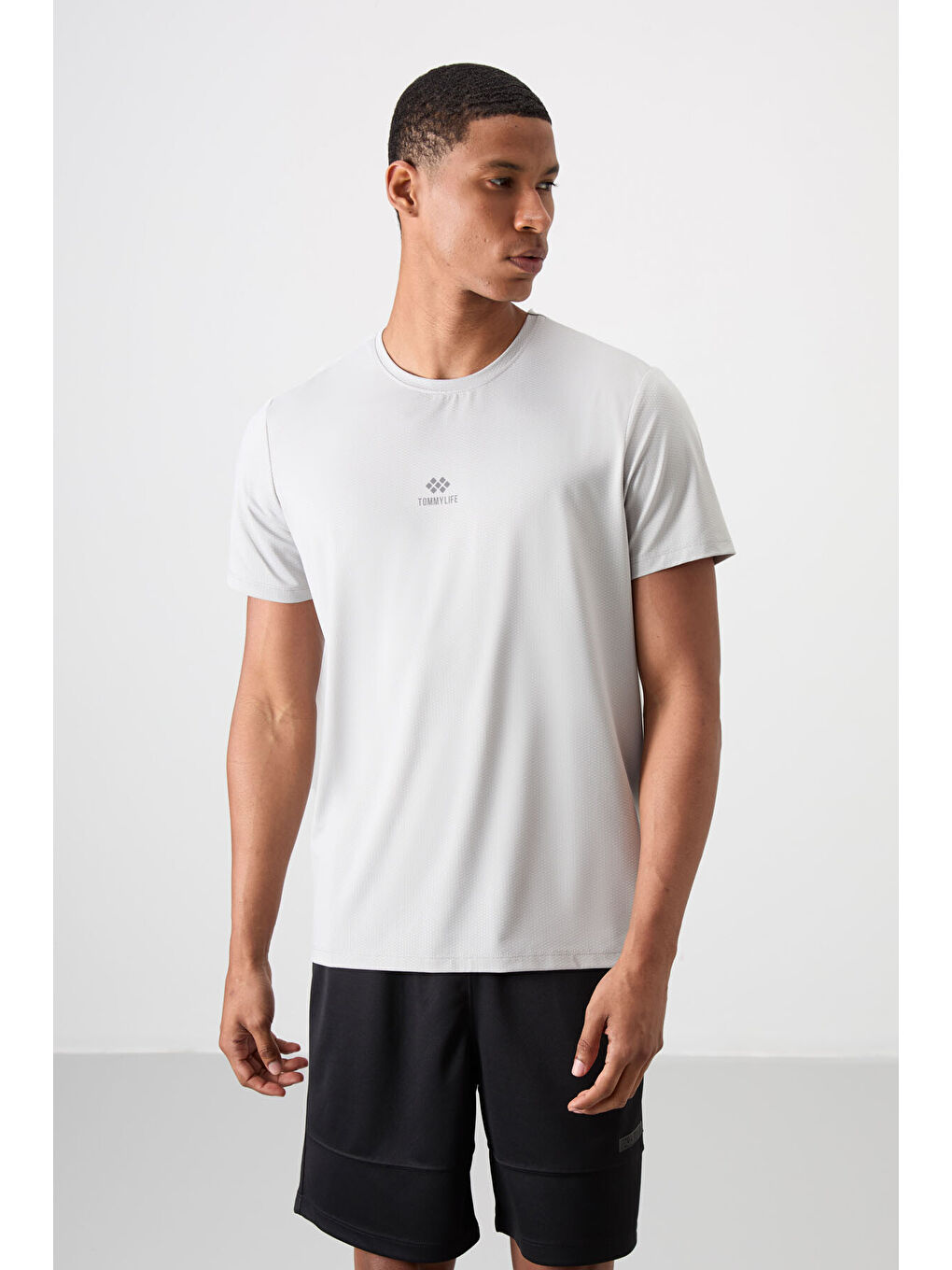 Bej Taş Polyester Nefes Alan Dokulu İnce Esnek Standart Fit Erkek Performans Tişört - 88387-3