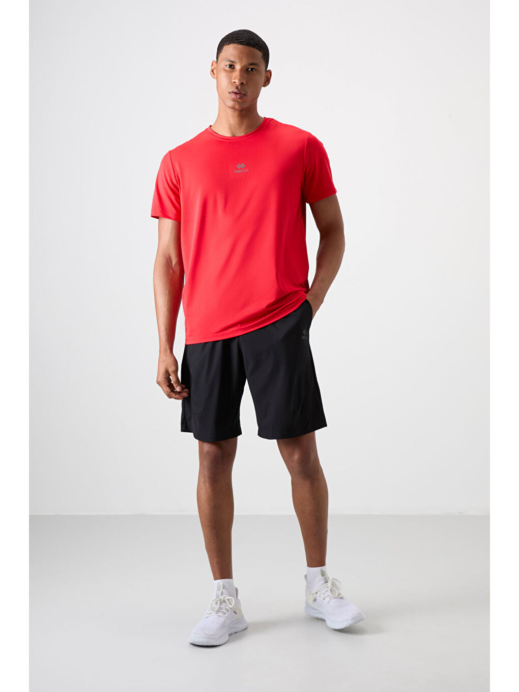 Kırmızı Polyester Nefes Alan Dokulu İnce Esnek Standart Fit Erkek Performans Tişört - 88387-2