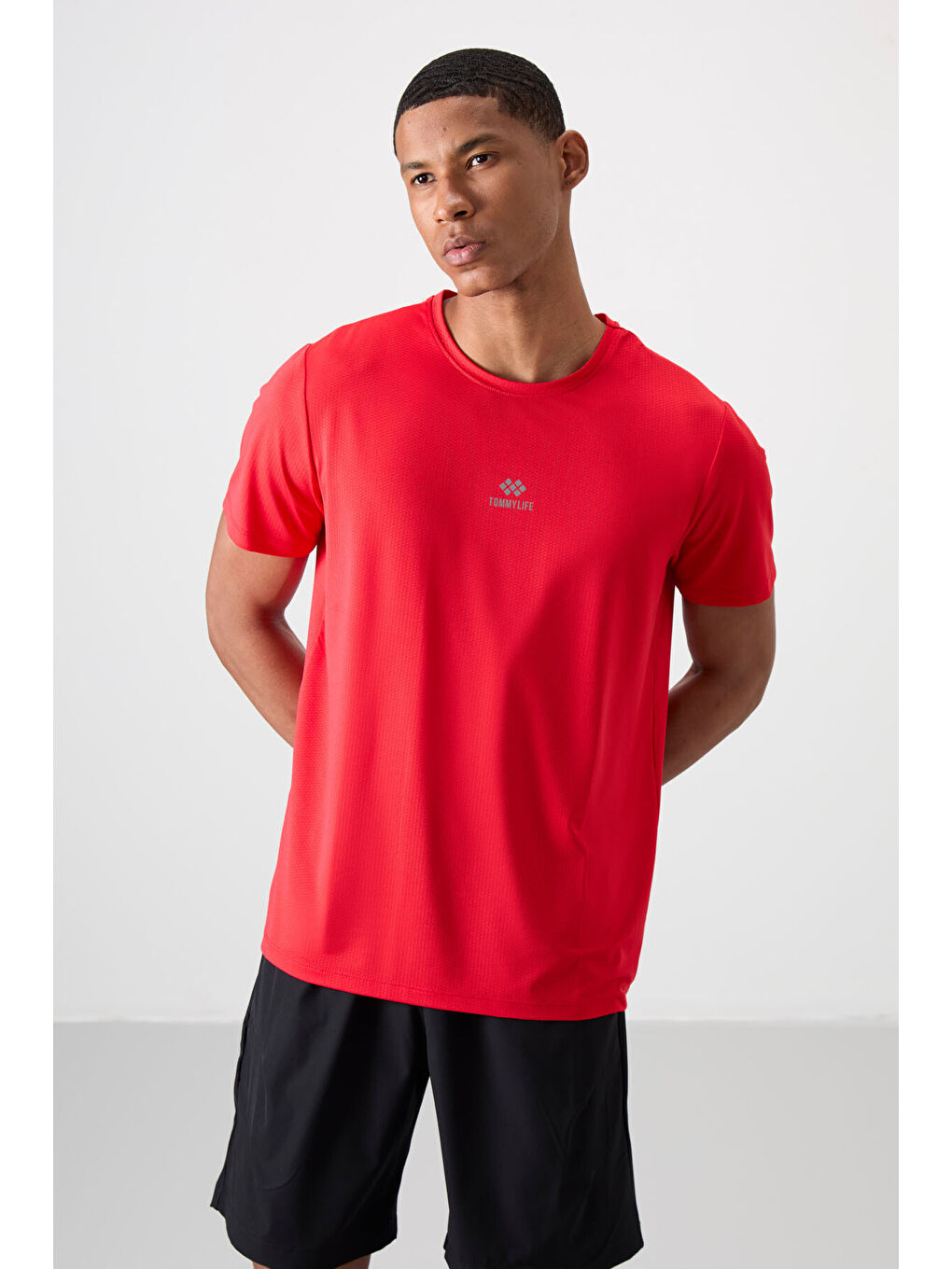 Kırmızı Polyester Nefes Alan Dokulu İnce Esnek Standart Fit Erkek Performans Tişört - 88387-3