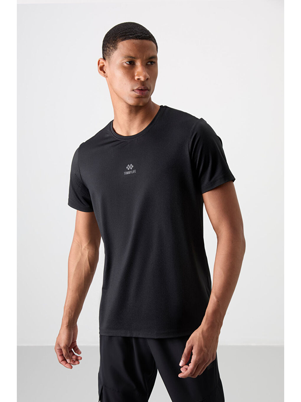 Siyah Polyester Nefes Alan Dokulu İnce Esnek Standart Fit Erkek Performans Tişört - 88387-3