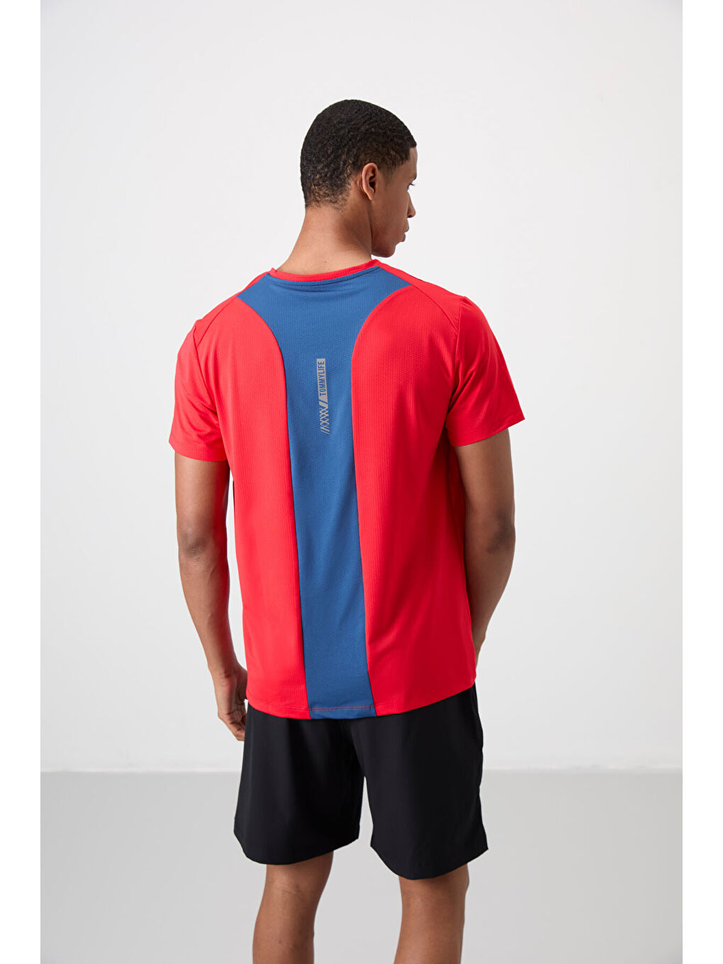 Kırmızı Polyester Nefes Alan Dokulu İnce Esnek Standart Fit Erkek Performans Tişört - 88387-4