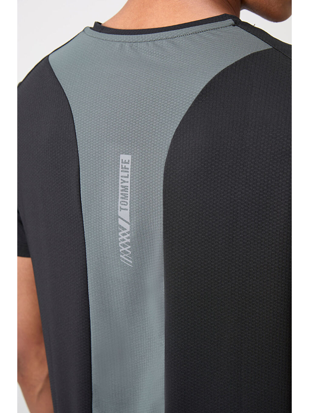 Siyah Polyester Nefes Alan Dokulu İnce Esnek Standart Fit Erkek Performans Tişört - 88387-4