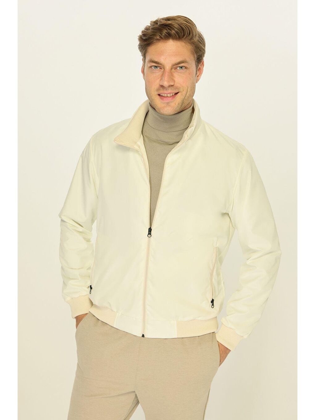 Bej Erkek Dik Yaka Spor Mont M-9-1