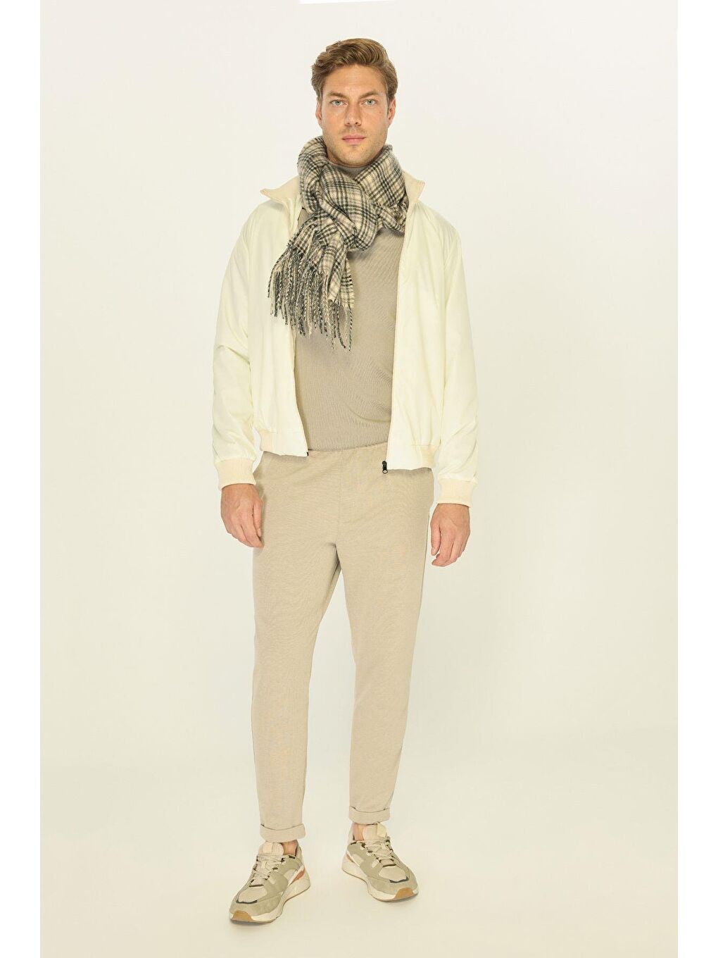 Bej Erkek Dik Yaka Spor Mont M-9-1-2