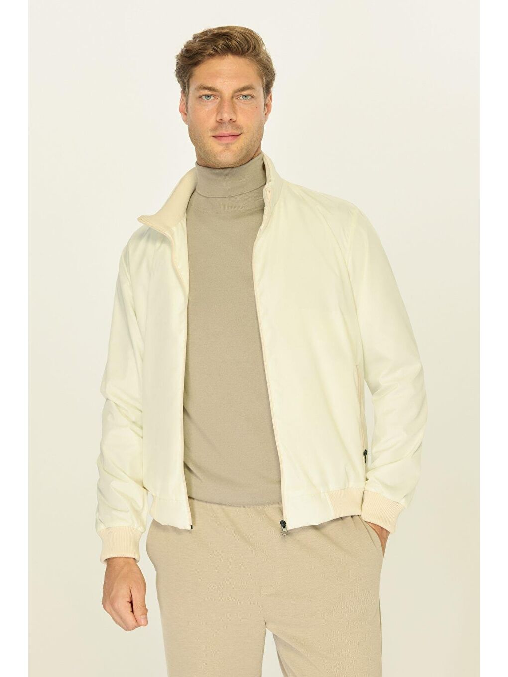 Bej Erkek Dik Yaka Spor Mont M-9-1-5