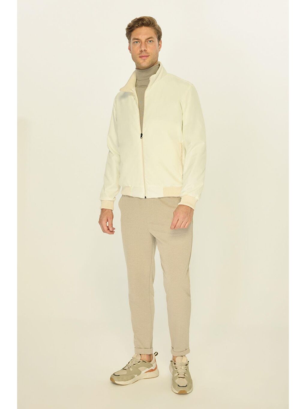 Bej Erkek Dik Yaka Spor Mont M-9-1-6