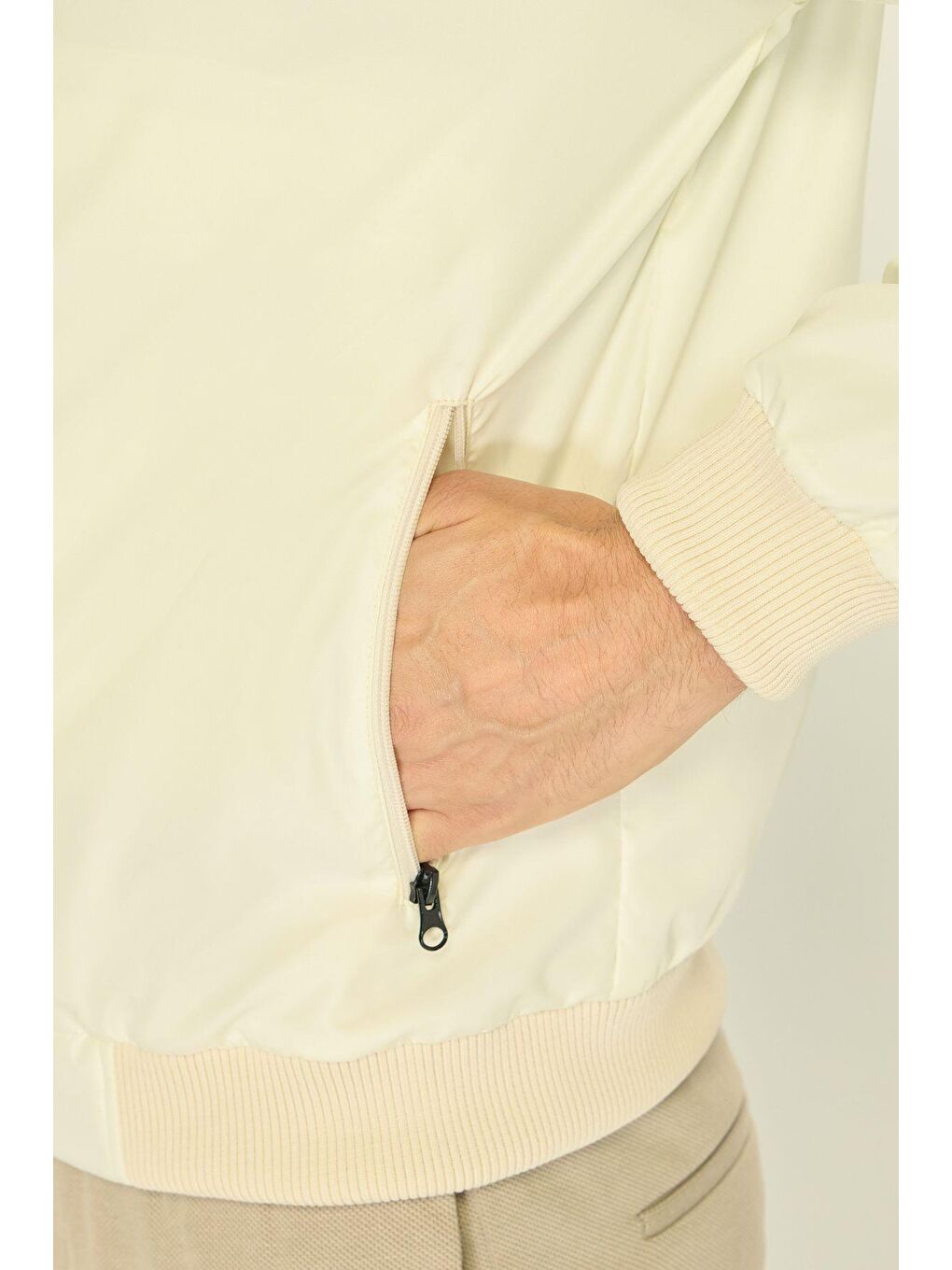 Bej Erkek Dik Yaka Spor Mont M-9-1-8