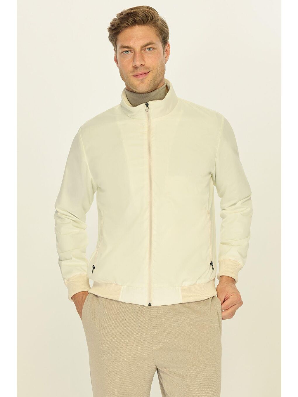 Bej Erkek Dik Yaka Spor Mont M-9-1-11