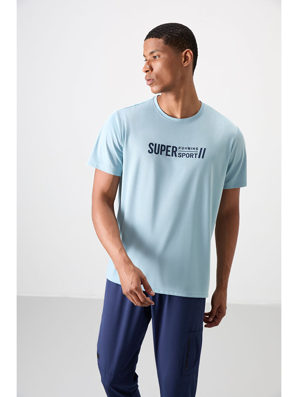 Açık Mavi Polyester Nefes Alan Dokulu İnce Esnek Standart Fit Erkek Performans Tişört - 88385-3