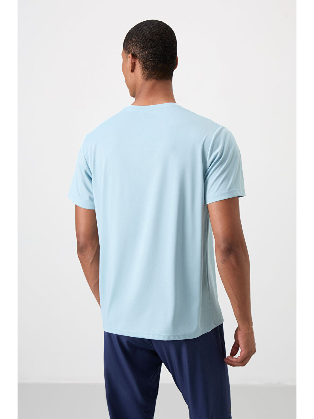 Açık Mavi Polyester Nefes Alan Dokulu İnce Esnek Standart Fit Erkek Performans Tişört - 88385-4