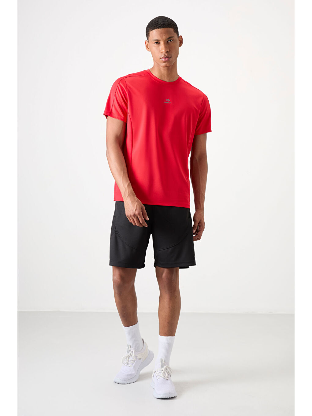 Kırmızı Polyester Nefes Alan Dokulu İnce Esnek Standart Fit Erkek Performans Tişört - 88390-1