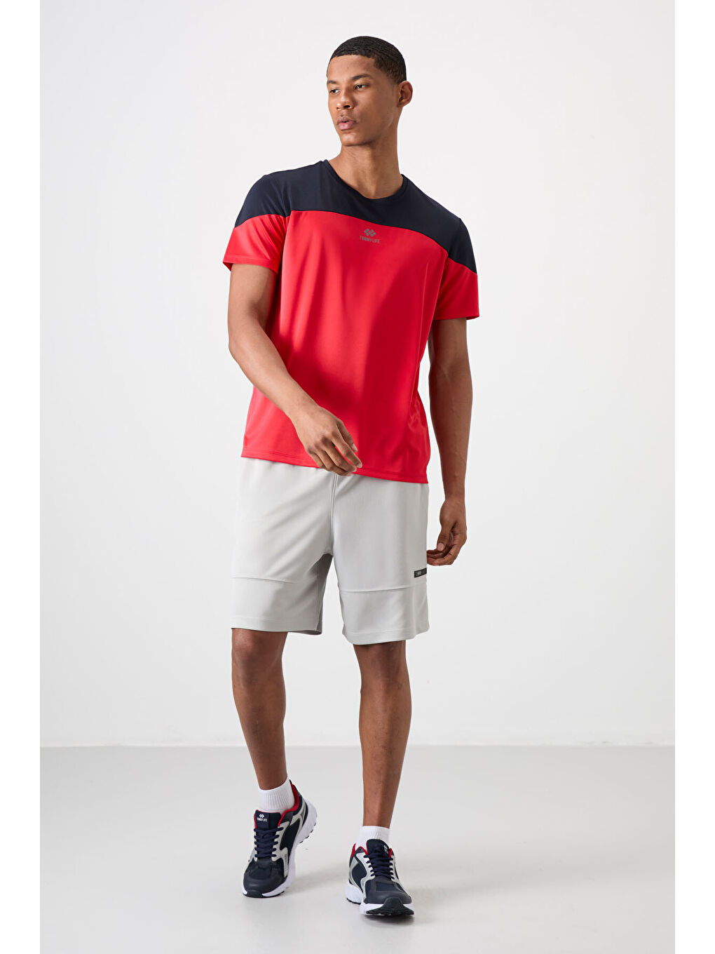 Kırmızı Polyester Nefes Alan Dokulu İnce Esnek Standart Fit Erkek Performans Tişört - 88386-2