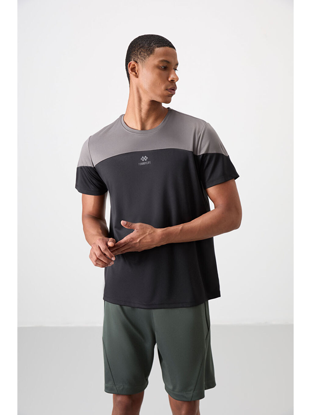 Siyah Polyester Nefes Alan Dokulu İnce Esnek Standart Fit Erkek Performans Tişört - 88386