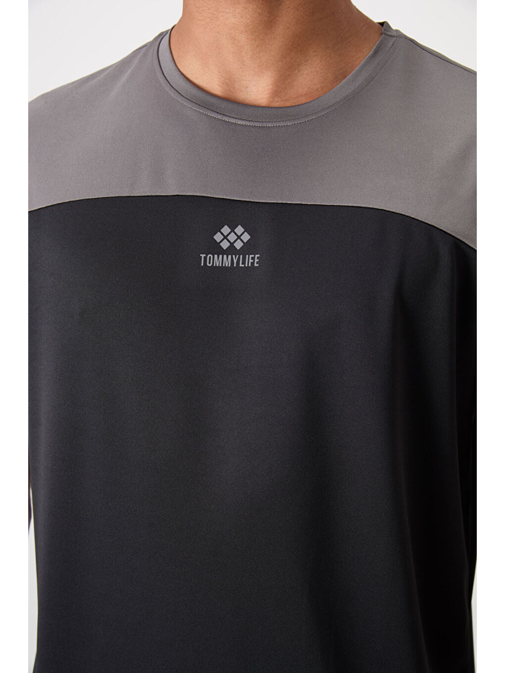 Siyah Polyester Nefes Alan Dokulu İnce Esnek Standart Fit Erkek Performans Tişört - 88386-4