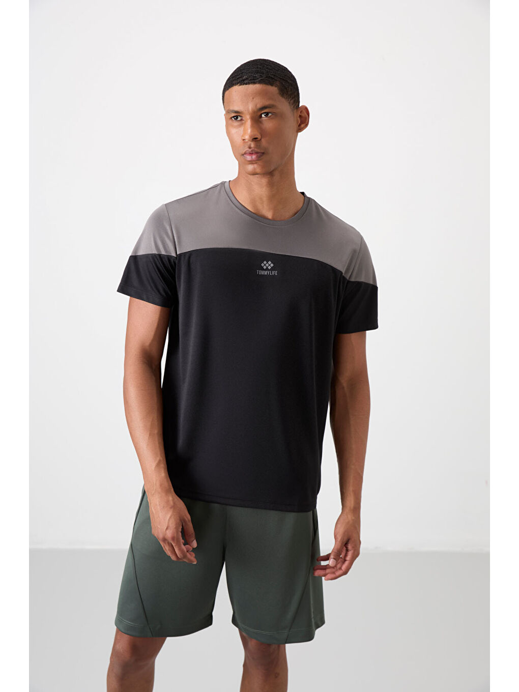 Siyah Polyester Nefes Alan Dokulu İnce Esnek Standart Fit Erkek Performans Tişört - 88386-6