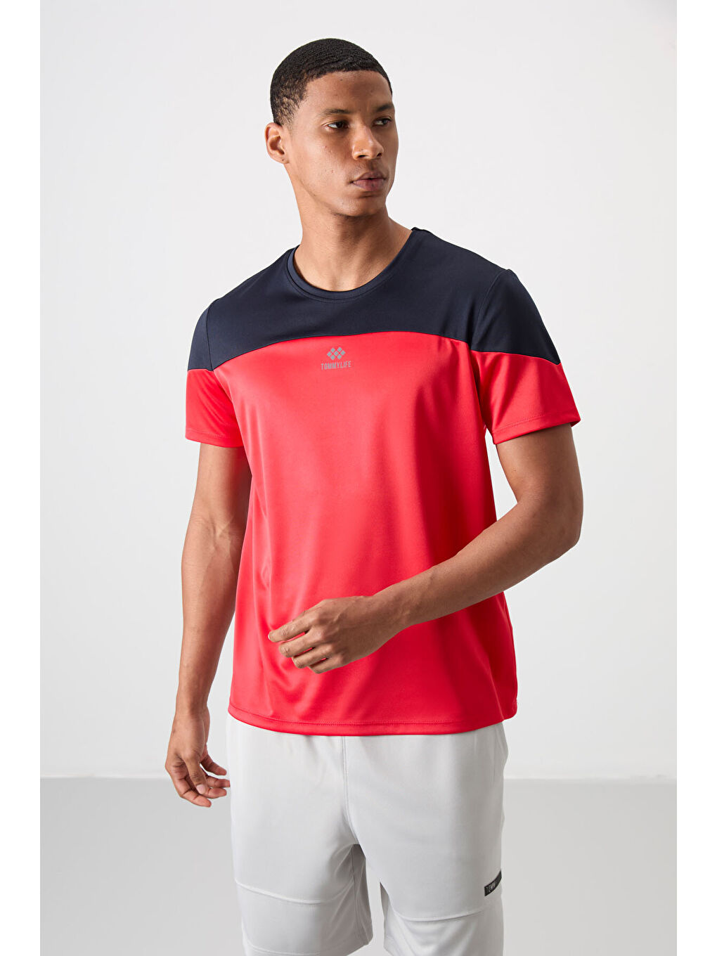 Kırmızı Polyester Nefes Alan Dokulu İnce Esnek Standart Fit Erkek Performans Tişört - 88386-6