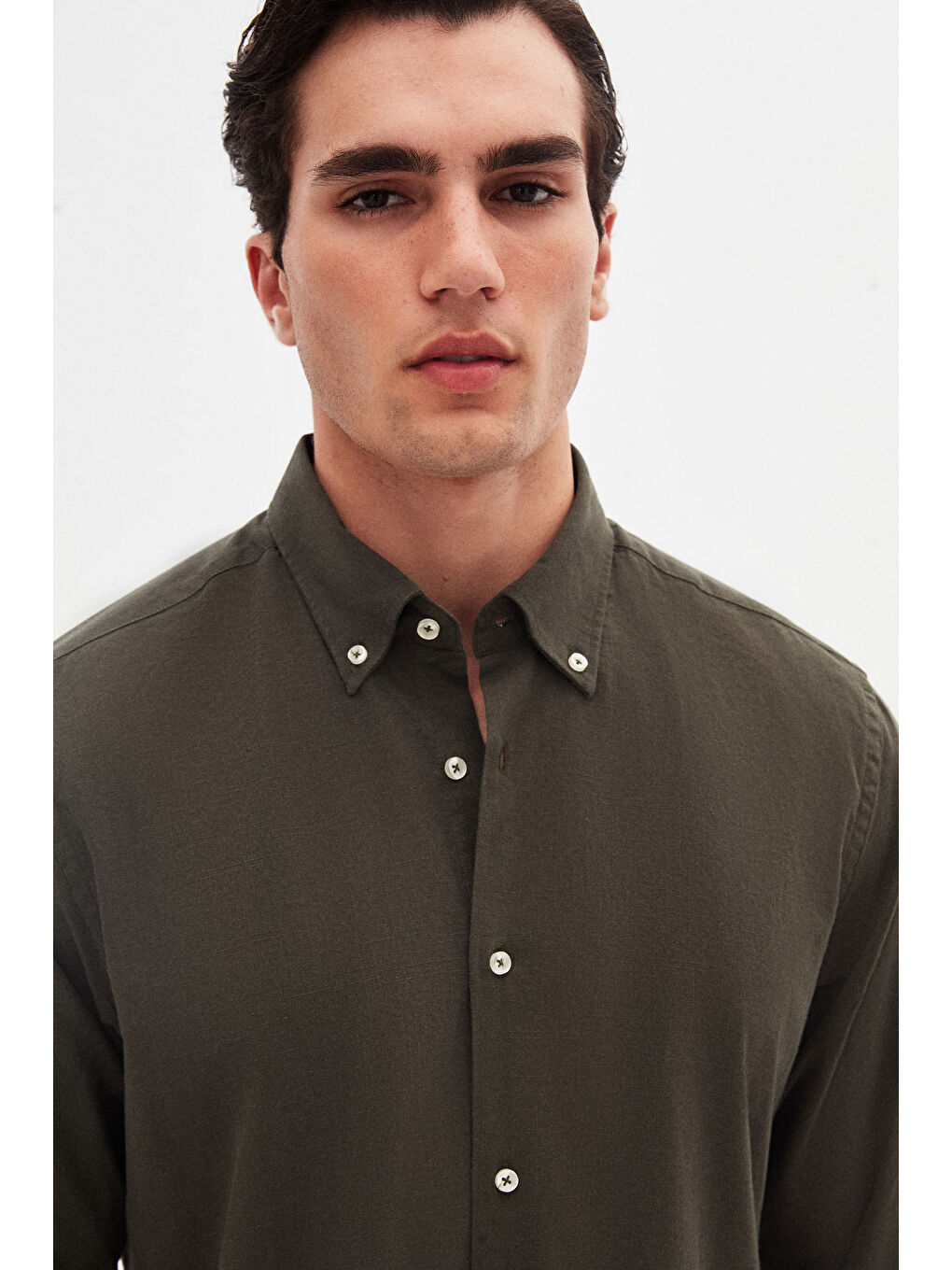 Comfort Haki Düğmeli Yaka Rahat Kesim Keten Görünümlü %100 Pamuk Gömlek-2