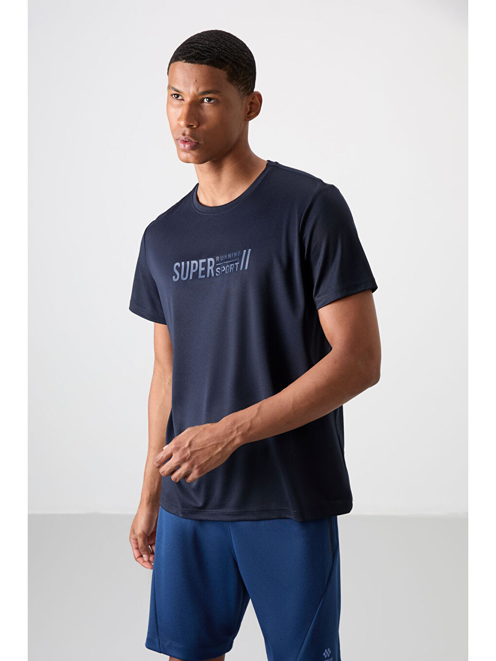 Lacivert Polyester Nefes Alan Dokulu İnce Esnek Standart Fit Erkek Performans Tişört - 88385-3