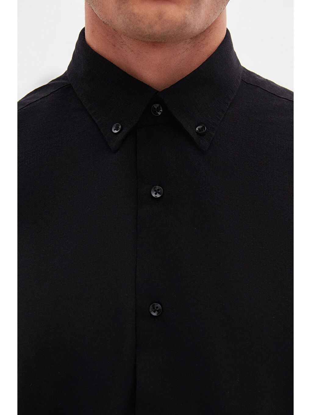 Comfort Siyah Düğmeli Yaka Rahat Kesim Keten Görünümlü %100 Pamuk Gömlek-3