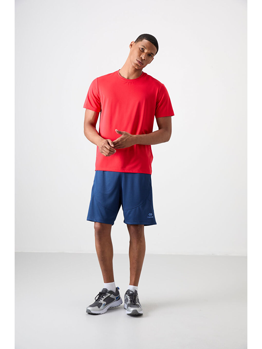 Kırmızı Polyester Nefes Alan Dokulu İnce Esnek Standart Fit Erkek Performans Tişört - 88388-1