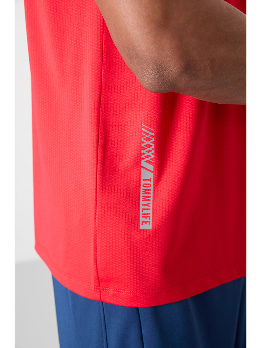 Kırmızı Polyester Nefes Alan Dokulu İnce Esnek Standart Fit Erkek Performans Tişört - 88388-4