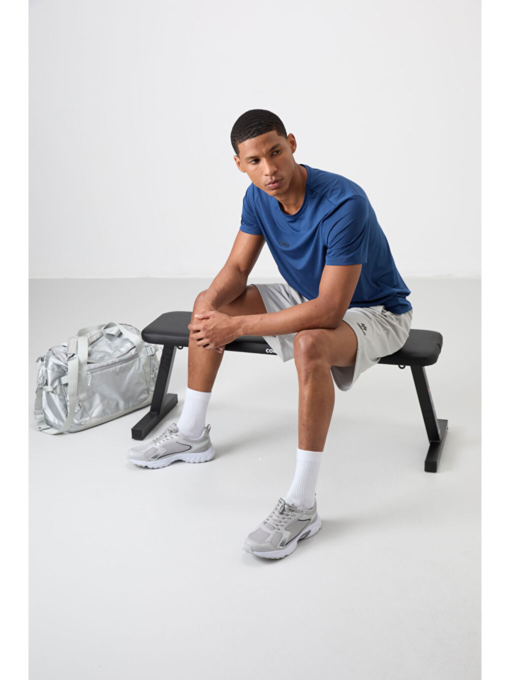 Mavi Parlament Polyester Nefes Alan Dokulu İnce Esnek Standart Fit Erkek Performans Tişört - 88384-1